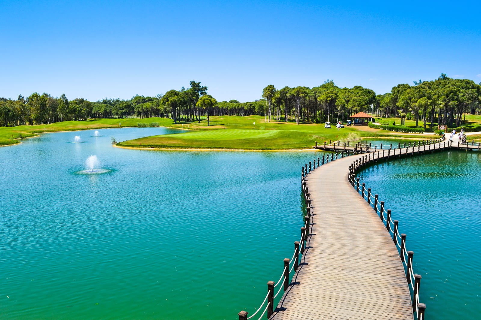 Geniet van uw golfervaring in Belek met Premier Hotels en comfortabele transfers